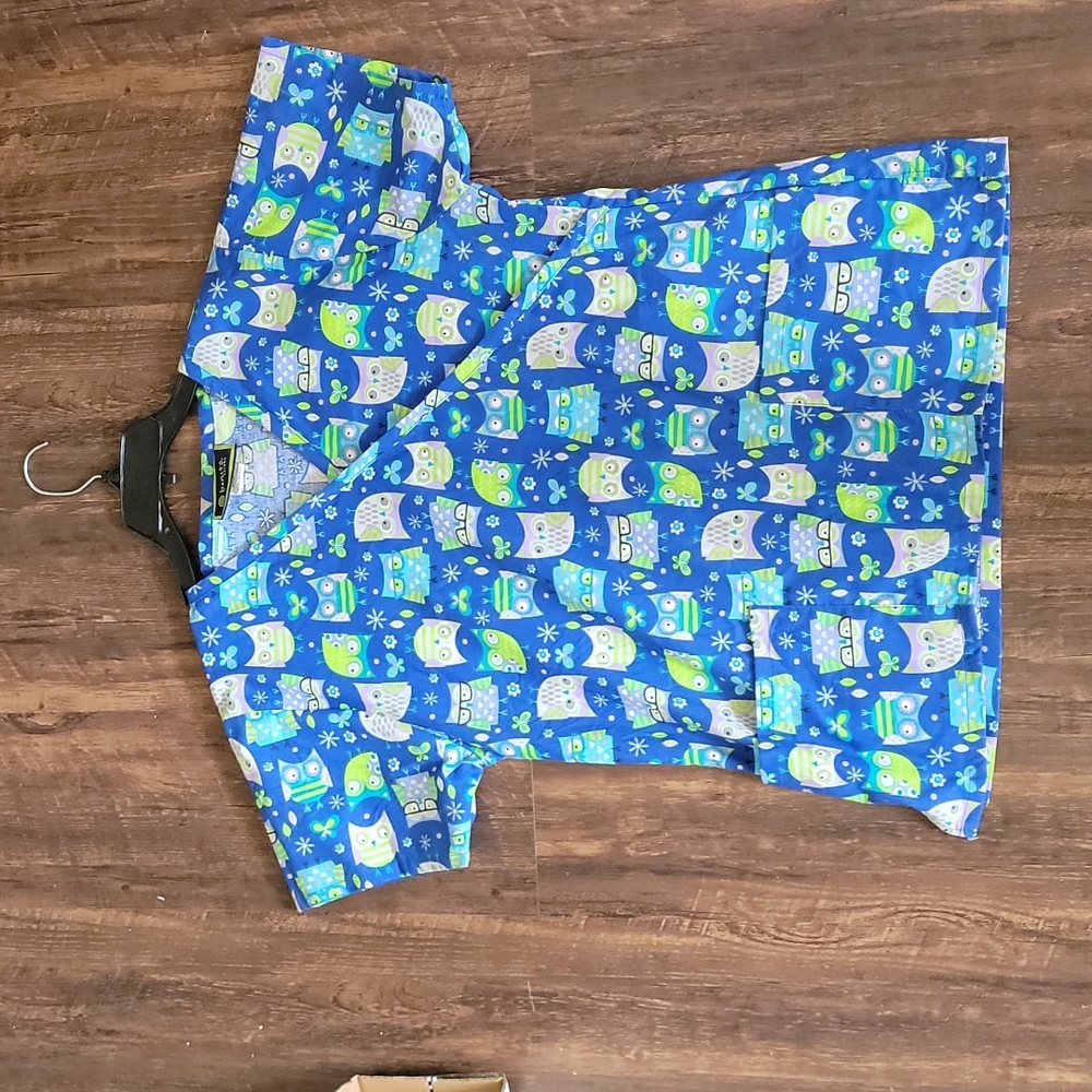 Scrub top